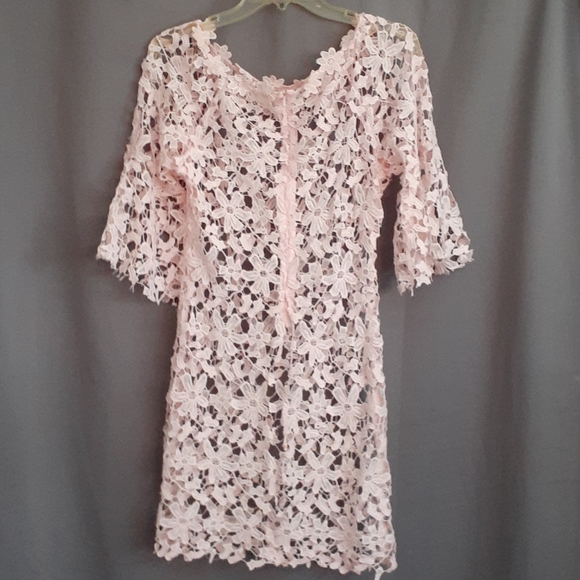 Pink lace and flower dress - Picture 2 of 5